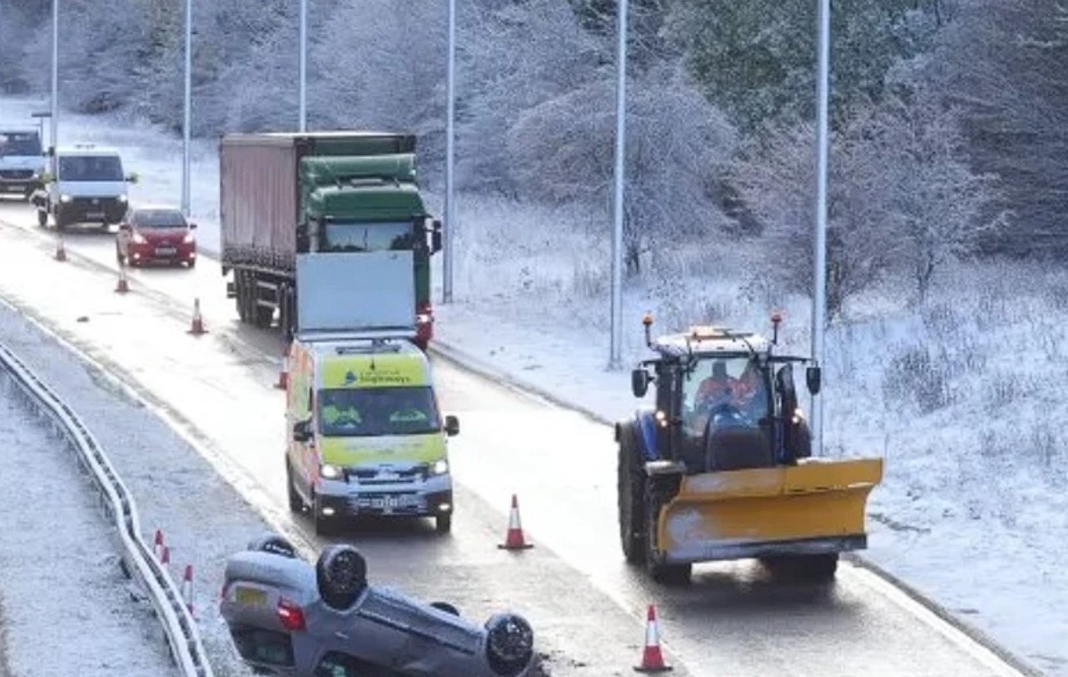 nderprerje-mesimi-dhe-anulime-te-disa-fluturimeve-pas-reshjeve-te-dendura-te-bores-ne-mbreterine-e-bashkuar