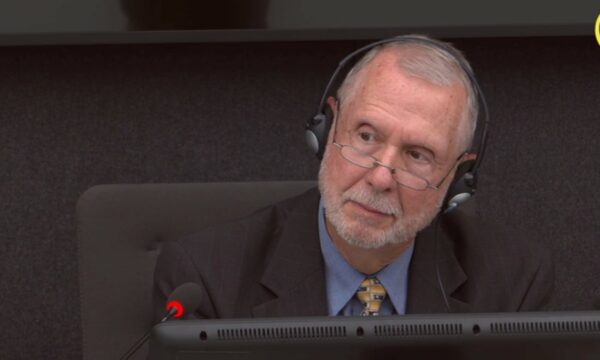 Michael Durkee  S kam parë prova që aktet e dhunës ishin drejtuar nga UÇK ja gjatë 1999 ës