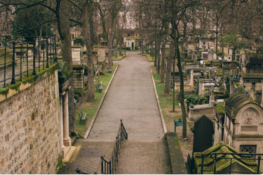 Një ofertë e pazakontë në Paris  Fitoni një truall në një varrezë të famshme me një kusht