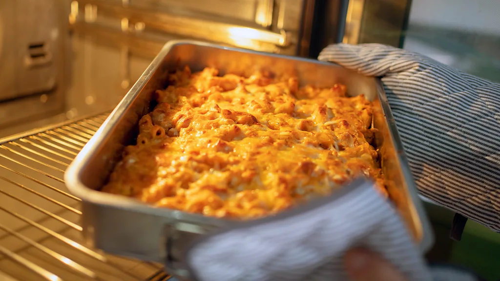 kuzhinieri-skllav-qe-popullarizoi-makaronat-me-djathe-ne-shba