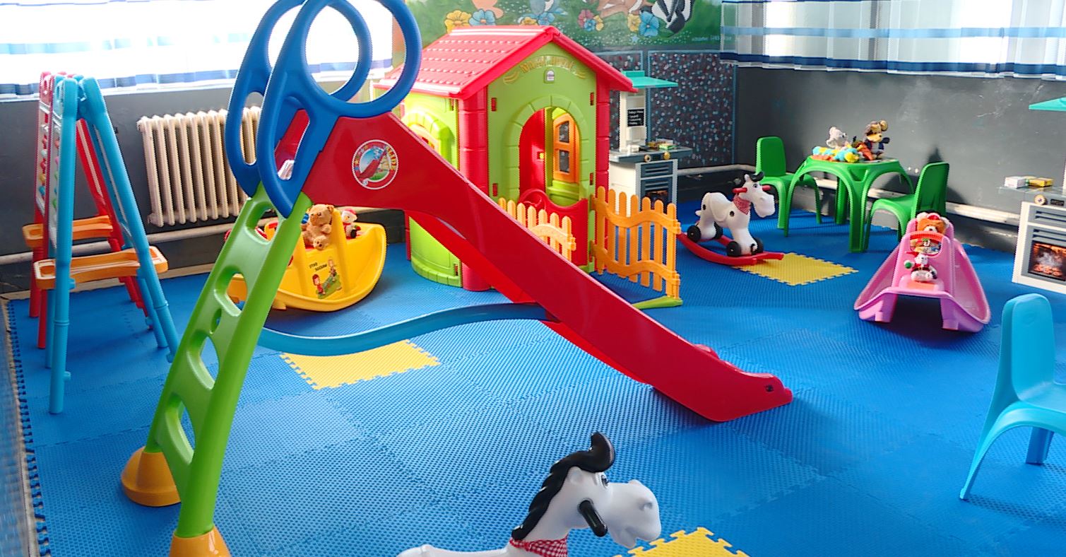 Burgu i Idrizovës bëhet me kënd fëmijësh