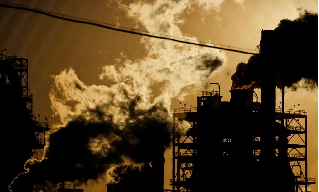 emetimet-nga-karburantet-fosile-arrijne-nivel-rekord-bota-vazhdon-drejt-ngrohjes-katastrofike-prej-2-6°c