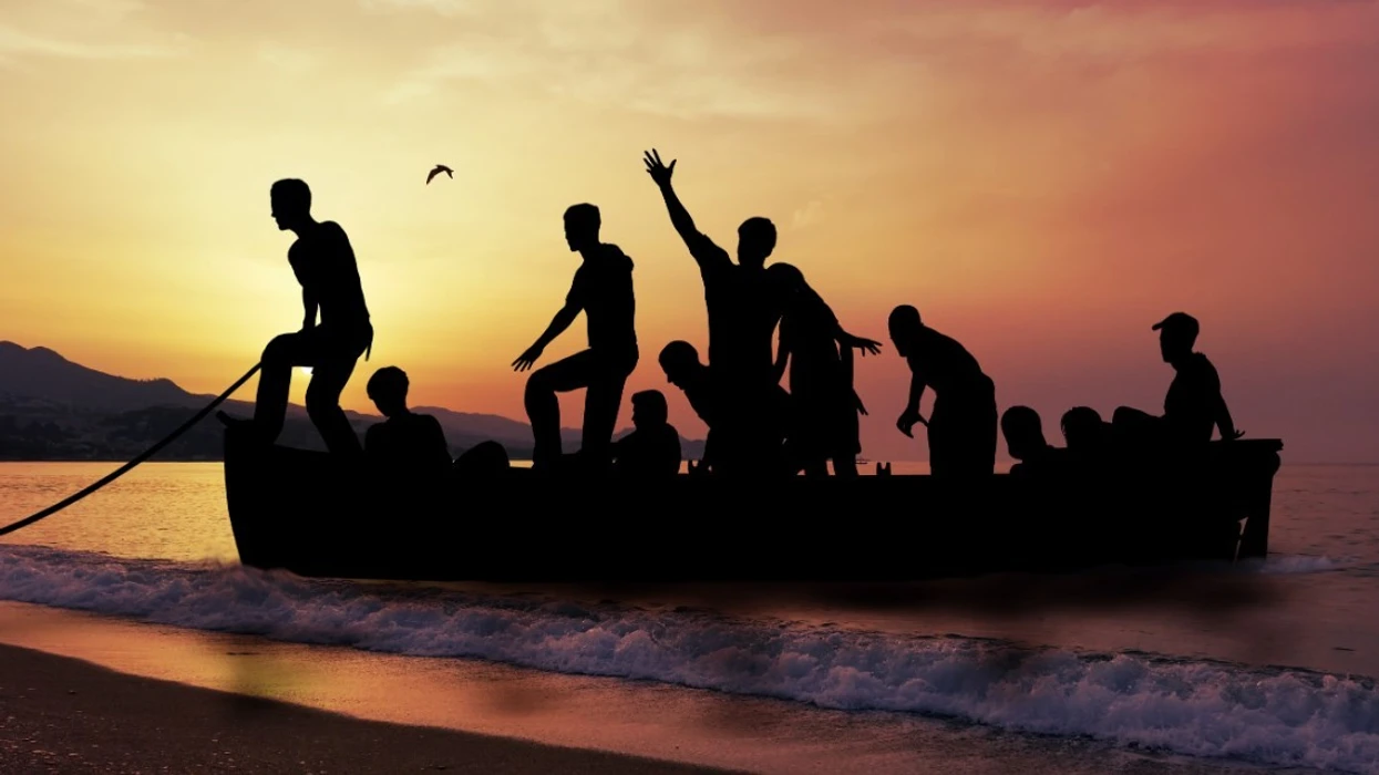 Fundoset një varkë gome në Libi  raportohet për 42 të zhdukur