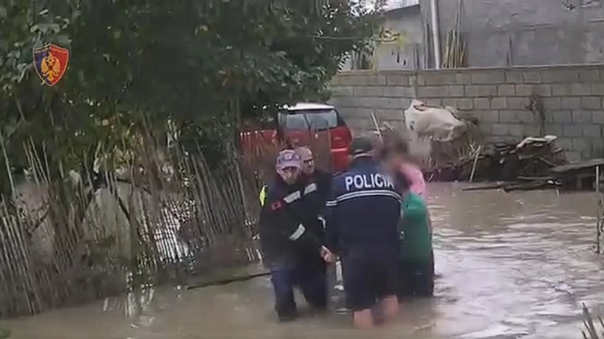 Përmbytjet godasin Shqipërinë  angazhohen edhe Forcat Kombëtare të Sigurisë dhe Delta Forca
