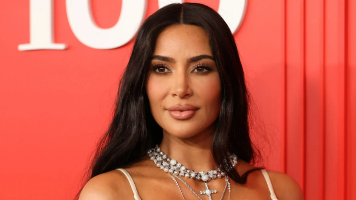 Kim Kardashian flet për diagnozën e aneurizmës në tru