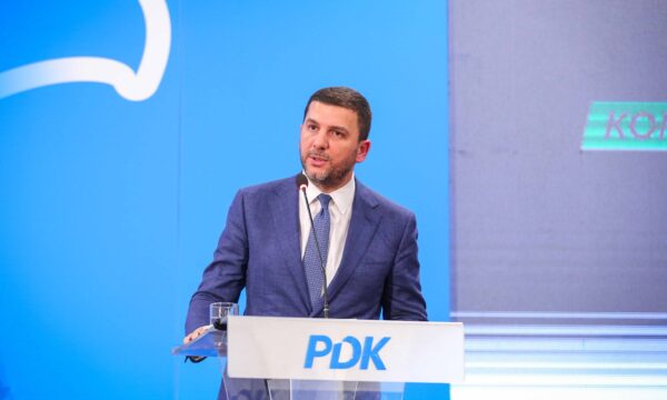 Memli Krasniqi jep dorëheqje nga posti i kryetarit të PDK së