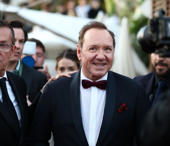 Dikur yll i Hollywood it  Kevin Spacey  Sot nuk kam shtëpi