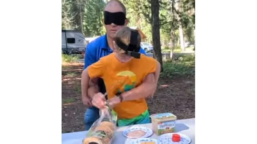 pergatitja-e-sandvicit-pa-duar-dhe-me-sy-te-mbyllur-thyhet-rekordi-boteror