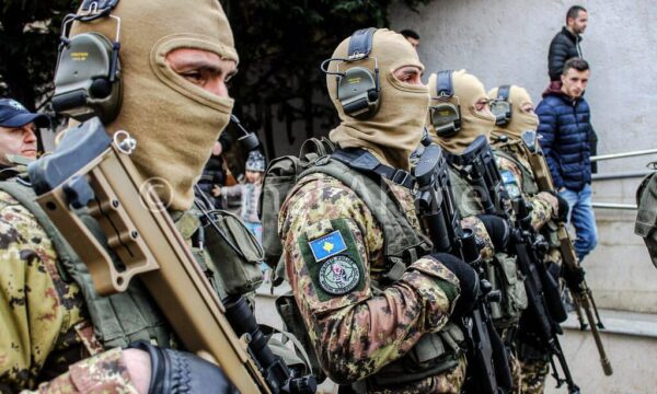 Kosovë   Ushtrimi me Ambasadën amerikane me njësi speciale e elitare ka nisur  Policia tregon se cila pjesë e Prishtinës duhet shmangur