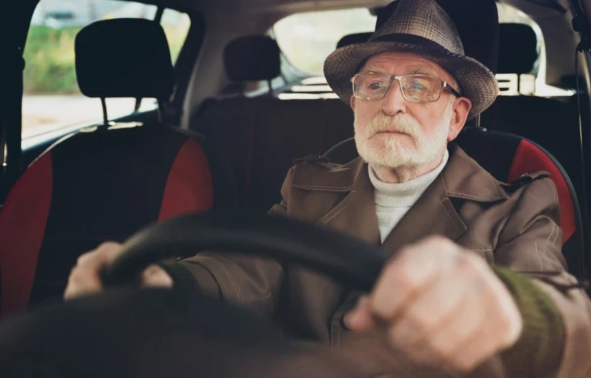 Në çfarë moshe këshillojnë ekspertët që të mos vozisni më