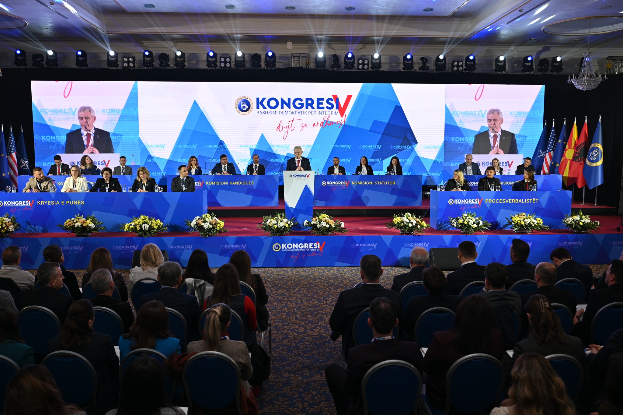 Talat Xhaferi  Blerim Bexheti  Sadulla Duraku dhe Musa Xhaferi do të jenë anëtarë të Këshillit të BDI së   Kongresi i së shtunës pati edhe pakënaqësi