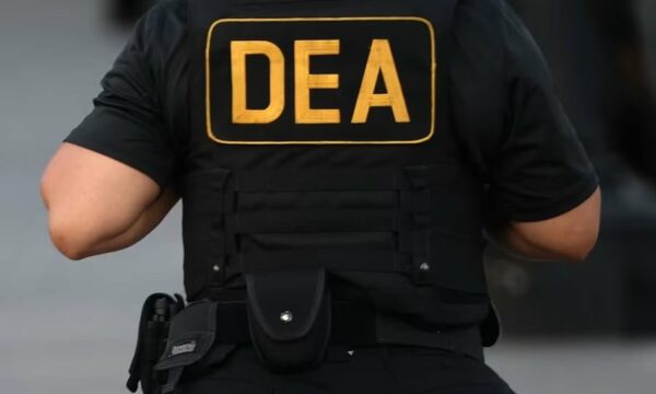 Ish zyrtari i lartë i DEA s akuzohet për bashkëpunim me kartelin famëkeq meksikan