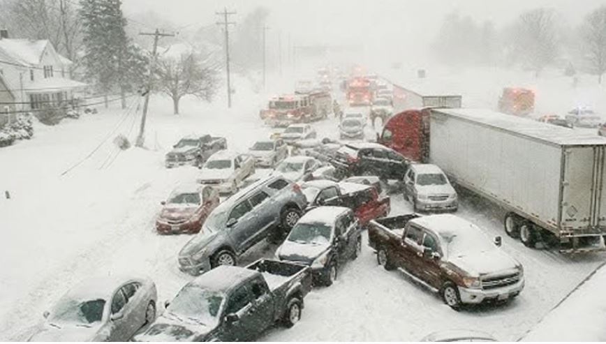 Aksident zinxhir në SHBA  Përfshihen 45 makina  shkak stuhia e borës