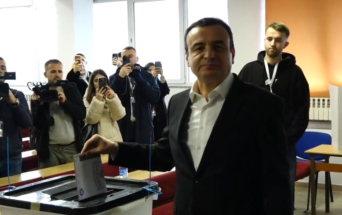 Liderë rajonal e të vendit kanë uruar Albin Kurtin për fitoren në zgjedhjet parlamentare