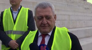 Armand Duka në inspektim të stadiumit në Tetovë, FFM siguron 10 mijë ulesë
