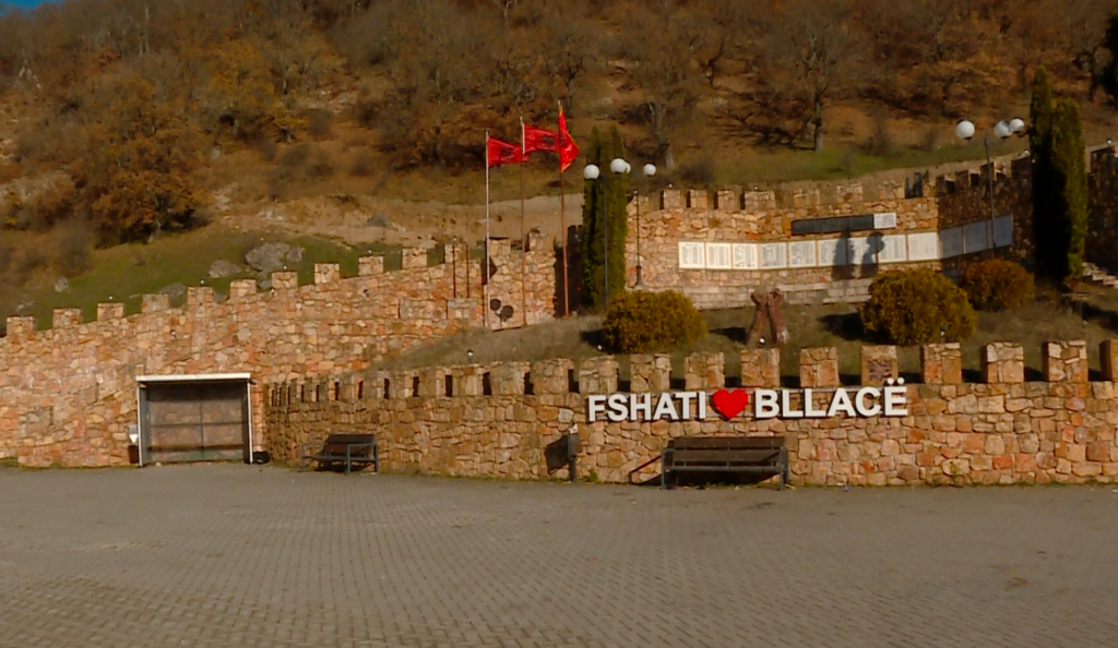 Banorët e Bllacë shprehin shqetësim për mungesën e transportit publik  Më vështirë e kanë nxënësit