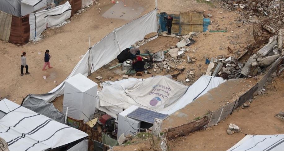 Moti i keq përfshin Gazën  përmbyten mijëra tenda të palestinezëve të zhvendosur