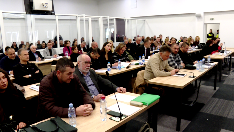 Me dëshmi tronditëse të prindërve  vazhdoi gjyqi për zjarrin në diskotekën  Puls  në Koçan