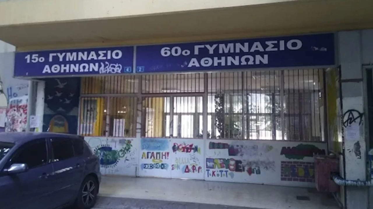 Tronditëse në Greqi  nxënësi plagos me thikë vajzën 14 vjeçare brenda në shkollë