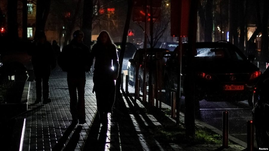 Gjysma e Kievit në terr pas sulmeve ruse