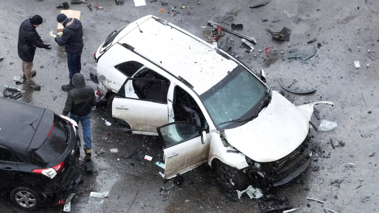 Shpërthim me makinë në Moskë  tre të vdekur  mes tyre dy oficerë policie 24 12 2025 08 00