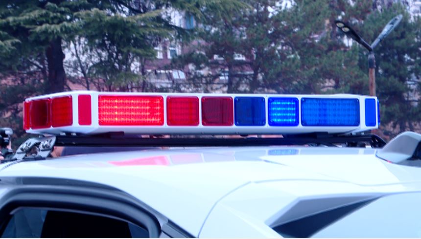 Aktakuzë për ndihmësit e 18 vjeçarit i cili përplasi për vdekje një grua dhe u largua nga shteti