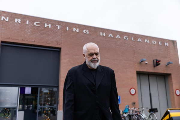 Rama pas vizitës në Hagë  Gjykimi ndaj Thaçit  padrejtësi e rëndë në zemër të Evropës