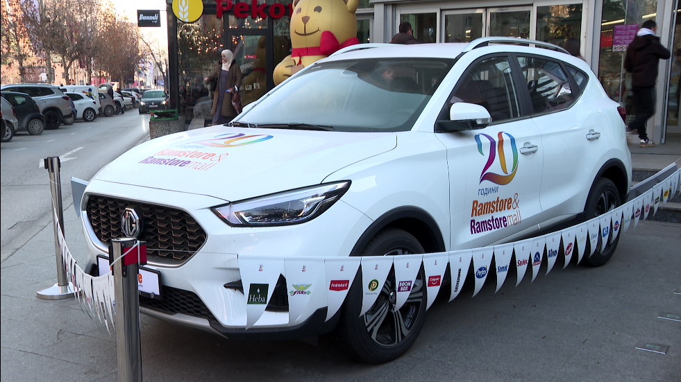 Ramstore Mall ndau shpërblimin kryesor  fituesi i makinës nga Kriva Pallanka