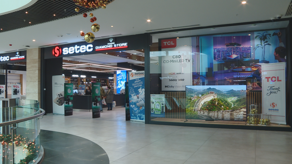  Setec  feston 32 vjetorin me  Blue December   zbritje deri në 70 për qind në të gjitha sallonet