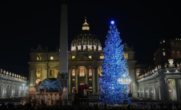 Si festohen Krishtlindjet në Vatikan 