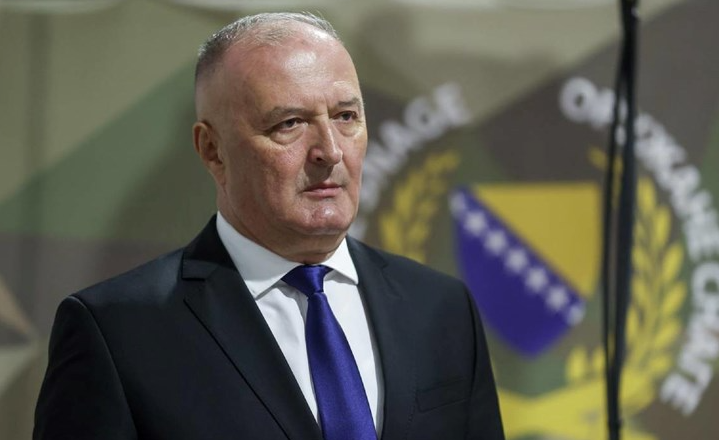 ministri-i-mbrojtjes-i-beh-forcat-tona-te-armatosura-te-gatshme-per-misionin-e-stabilizimit-ne-gaza