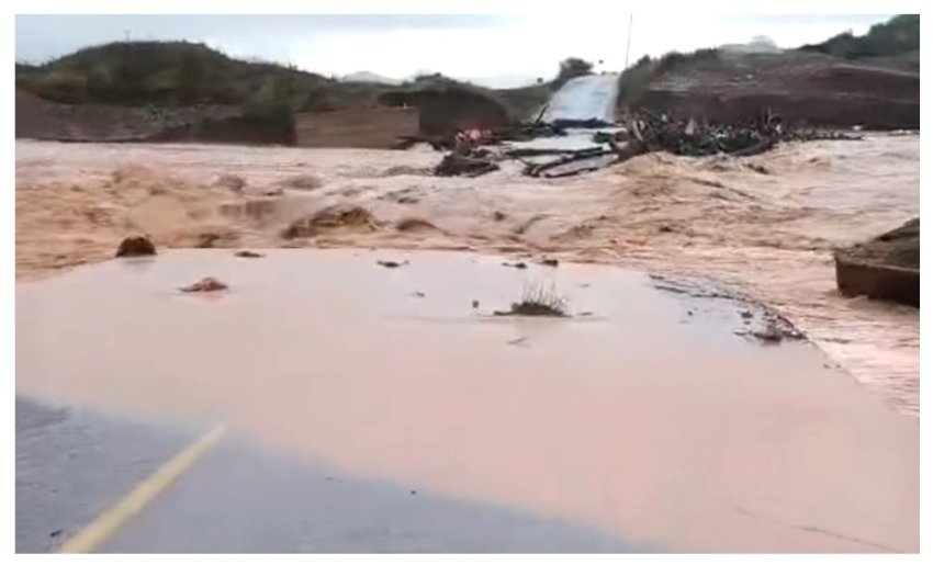 Përmbytje masive në Greqi  lumi Enipea del nga shtrati  evakuohen banorët