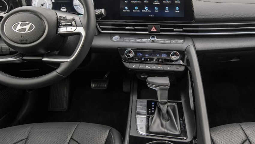 askush-nuk-deshiron-makina-me-transmision-manual