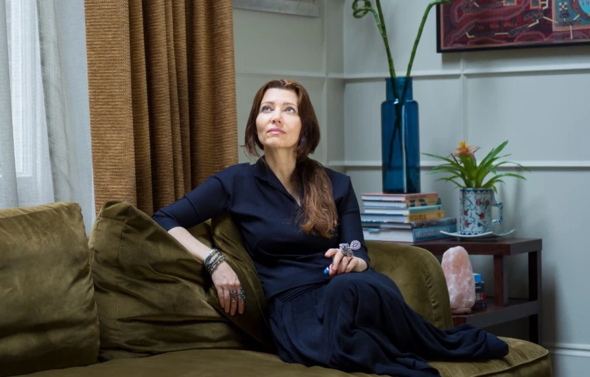 Elif Shafak emërohet presidente e re e Shoqatës Mbretërore të Letërsisë