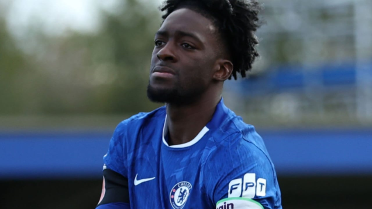 Milani në kërkim të një mbrojtësi  Tare i  hedh sytë  nga mbrojtësi që Maresca e dërgoi të luante me akademinë