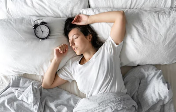 Çfarë i bën disa njerëz të mos e dëgjojnë alarmin në mëngjes 