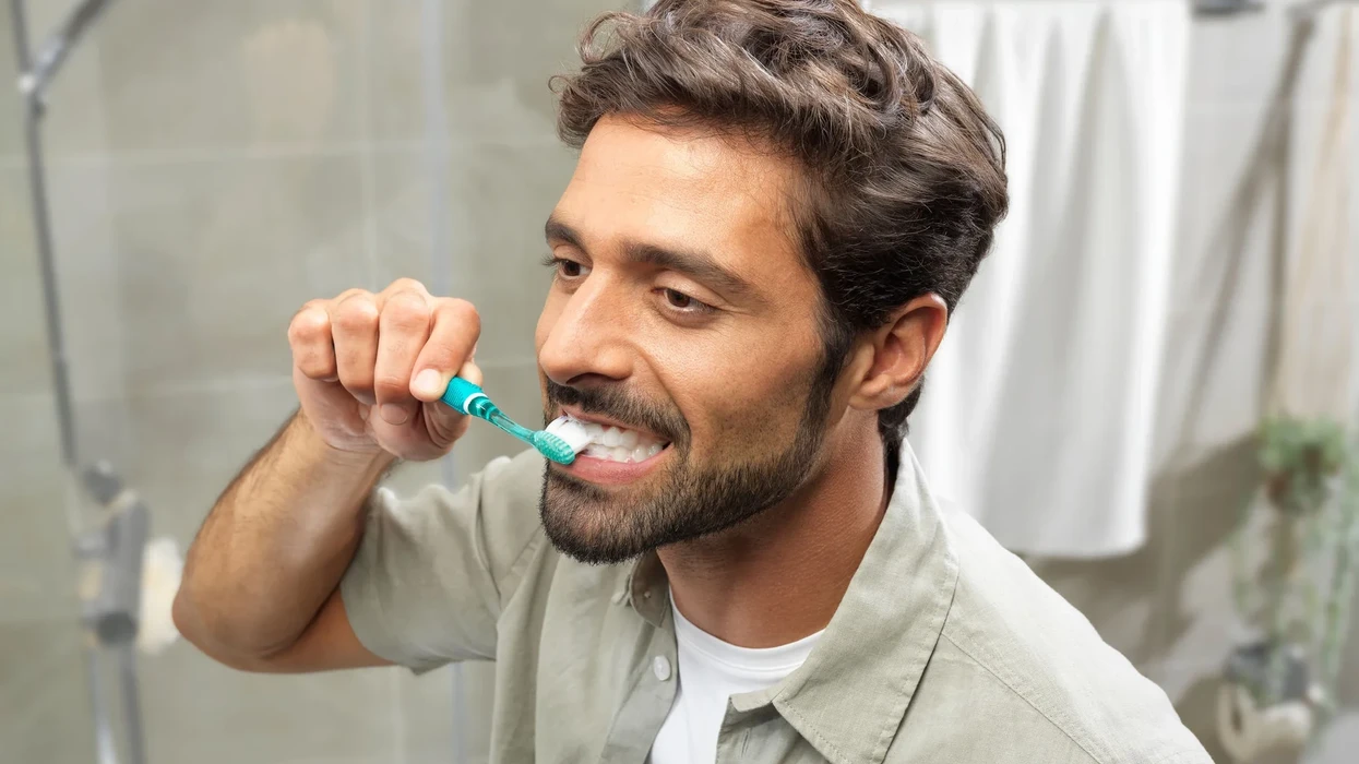 Koha ideale për larjen e dhëmbëve  shumica e njerëzve e bëjnë gabim