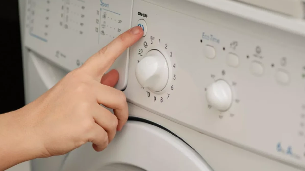 Si të thahen rrobat më shpejt në dimër   pa tharëse