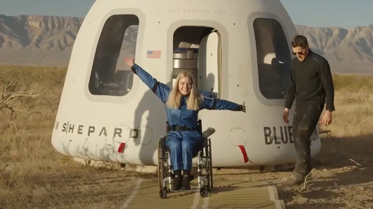 Personi i parë paraplegjik fluturon në hapësirë