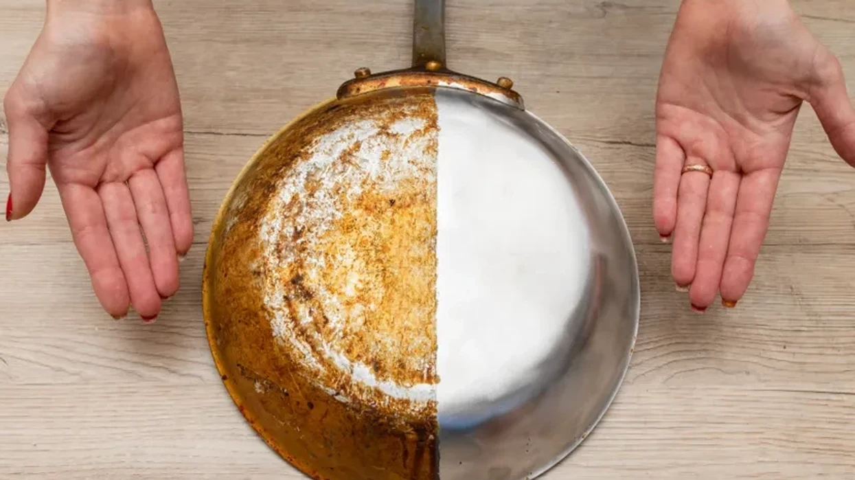 Tigani ju është djegur dhe gjithçka është ngjitur  Këto truke e pastrojnë pa fërkim