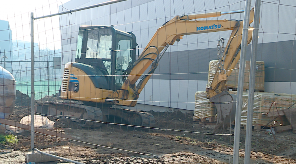 Pishina për fëmijët në Çair  e cila duhej të ishte gati që verës  ende nuk ka përfunduar