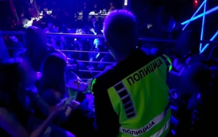 6-adoleshente-kapen-nga-policia-duke-pire-alkool-ne-lokal-nate