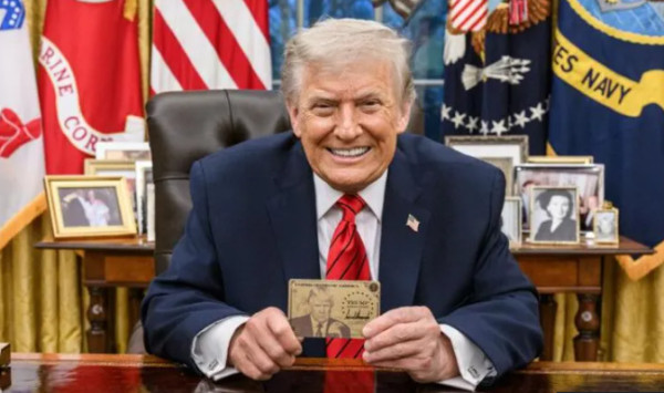  Karta e Artë Trump    Presidenti amerikan prezanton  vizat e arit  prej 1 milion dollarësh