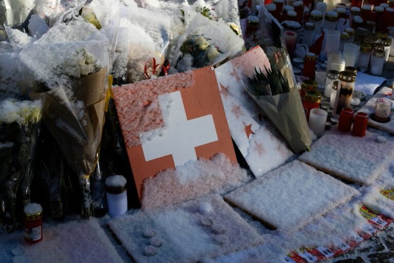 Familjet e të vrarëve dhe të plagosurve në zjarrin në Crans Montana kanë ngritur padi penale