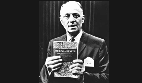 61 vjet nga publikimi i raportit historik për pirjen e duhanit