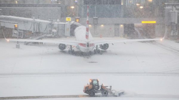 Një stuhi e rrezikshme dimërore ka përfshirë Shtetet e Bashkuara  duke lënë të paktën 11 persona të vdekur