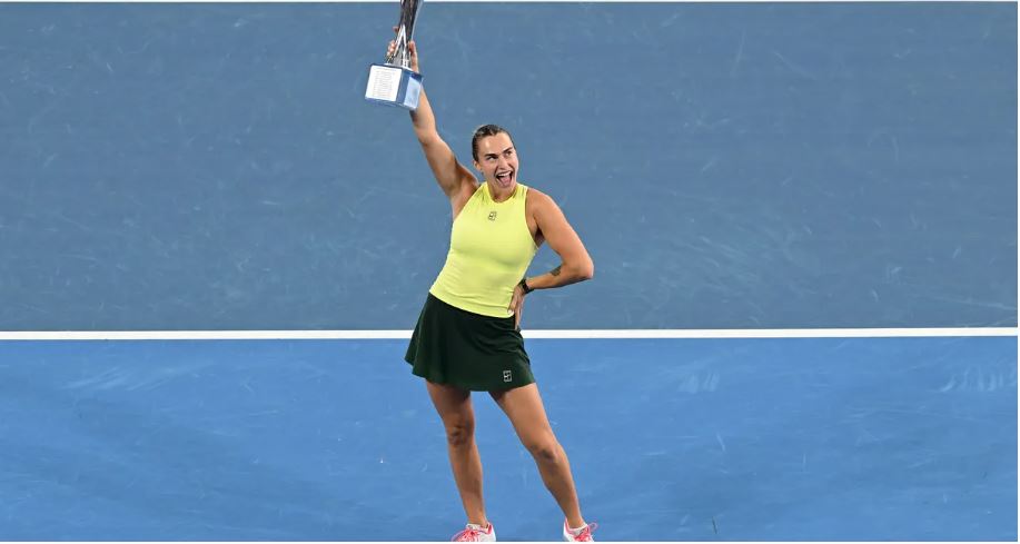 Sabalenka fiton derbin  e urrejtjes   Tenistja nga Bjellorusia mund në finale ukrainasen Kostiuk