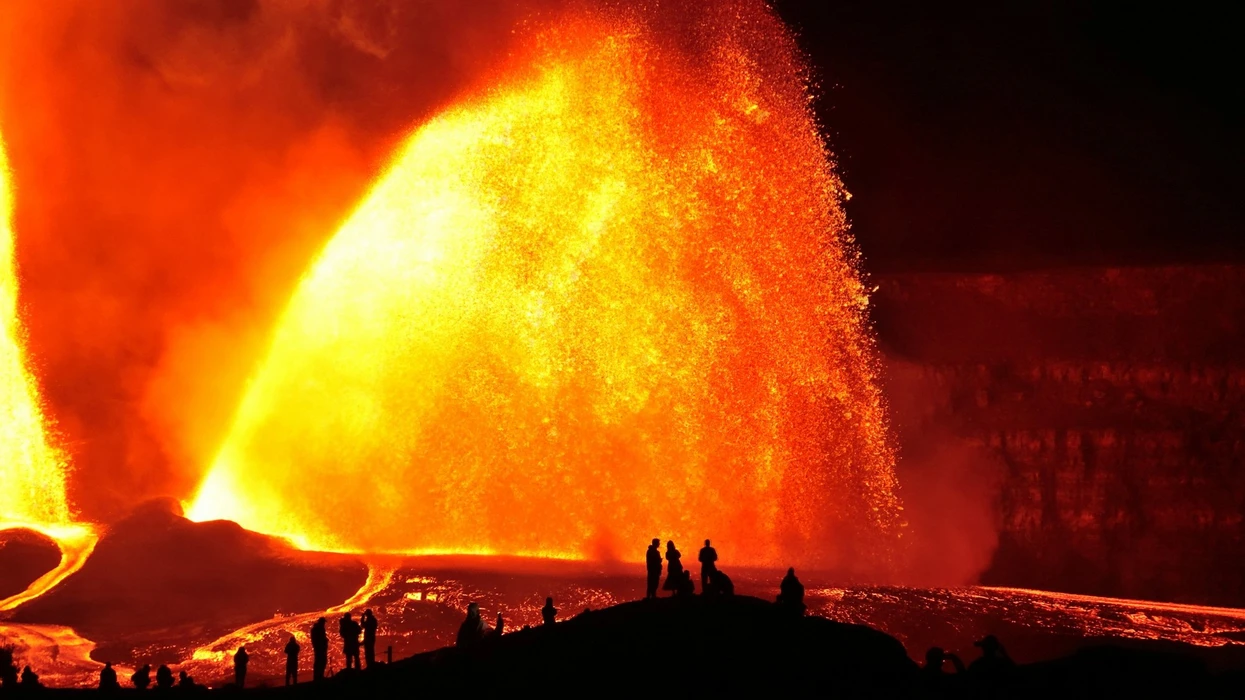 Një nga vullkanet më aktiv në botë gati të shpërthejë
