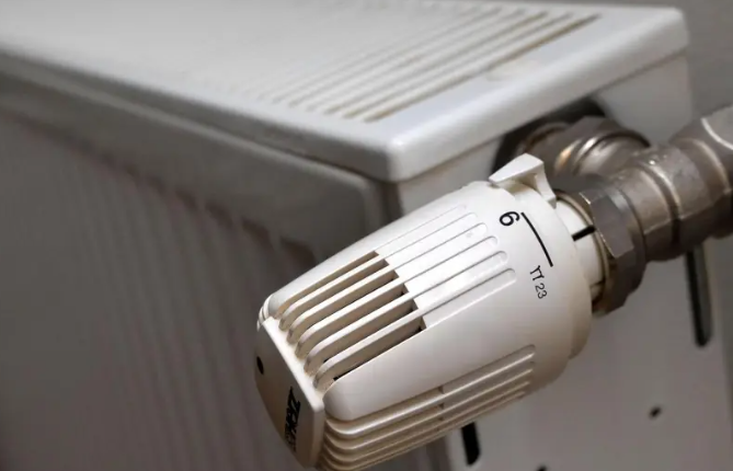 si-te-kurseni-ne-ngrohje-ne-dimer-dhjete-keshilla-te-provuara-qe-ia-vlen-t-i-provoni