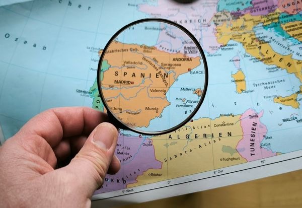 Shkencëtarët pohojnë  Spanja dhe Portugalia po rrotullohen gradualisht  distanca midis Evropës dhe Afrikës po zvogëlohet